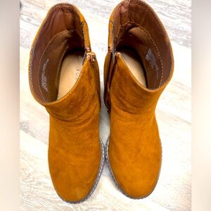 Torrid Zip Up on Side Solid Brown Closed Toe Block Heel Thick Size 8W Woman's